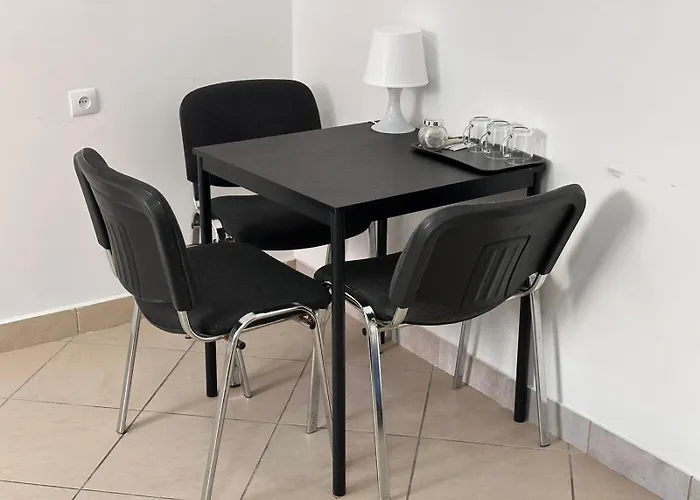 Golebia-economic Bed & Breakfast